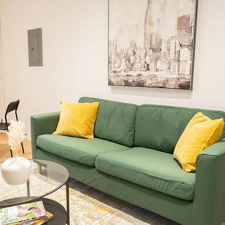Modern 3Br Close To Metro - Your Downtown Escape Монреаль Экстерьер фото